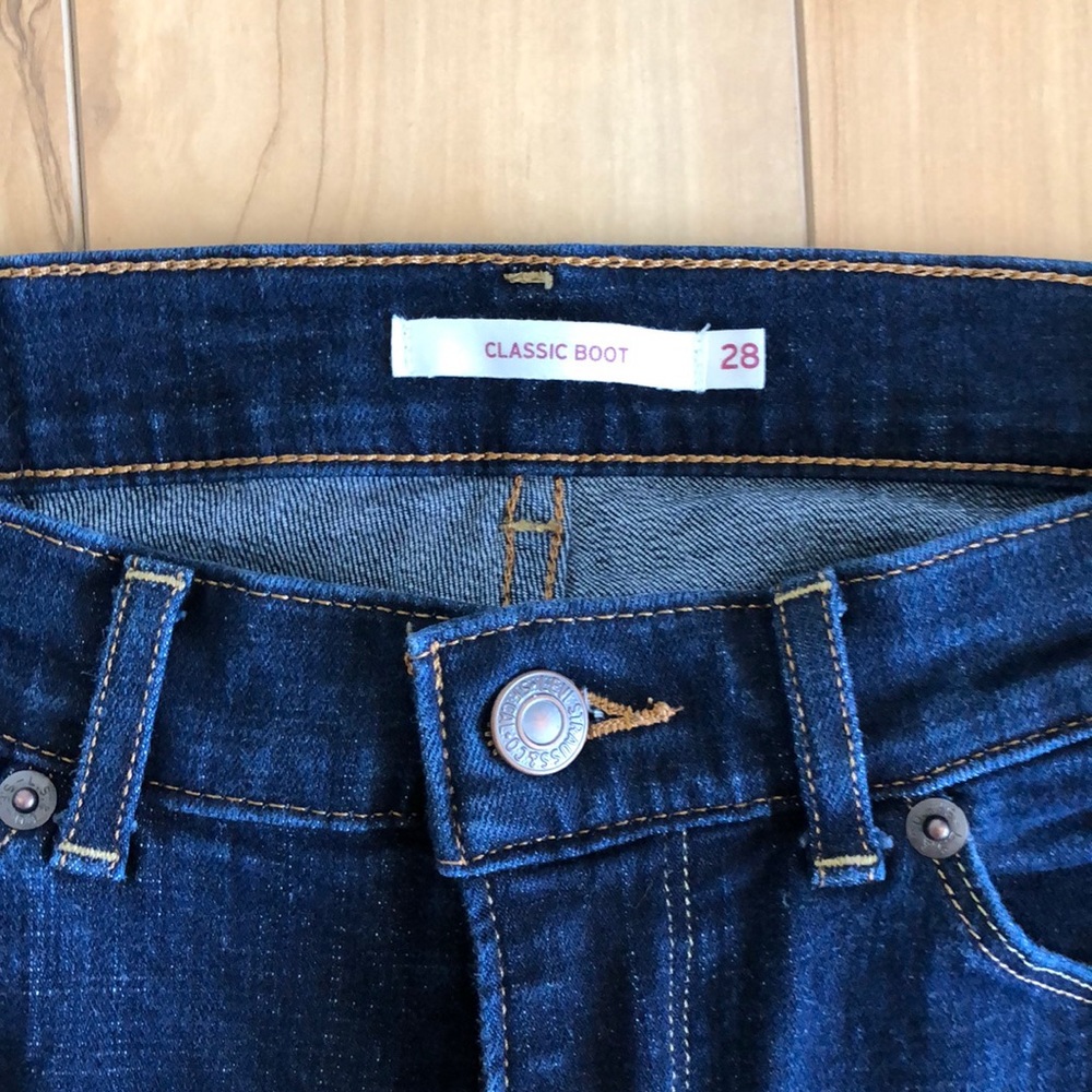 Levi’s - Picture 2 of 3